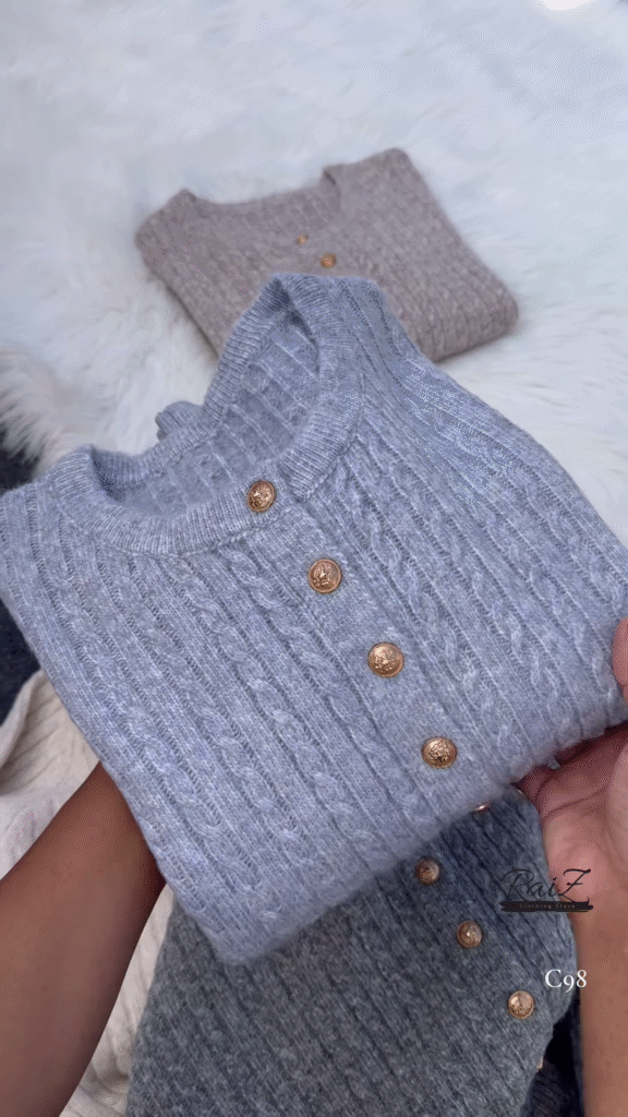 Gold-Button Cable Cardigan – Luxe, Cozy, and Timelessly Chic ✨🧶 - Photo 5