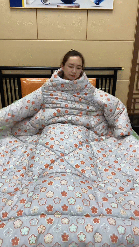 Cozy Wearable Blanket Quilt – Snuggle, Lounge, and Nap in Cloud‑Soft Comfort 💤🧸 - Photo 5