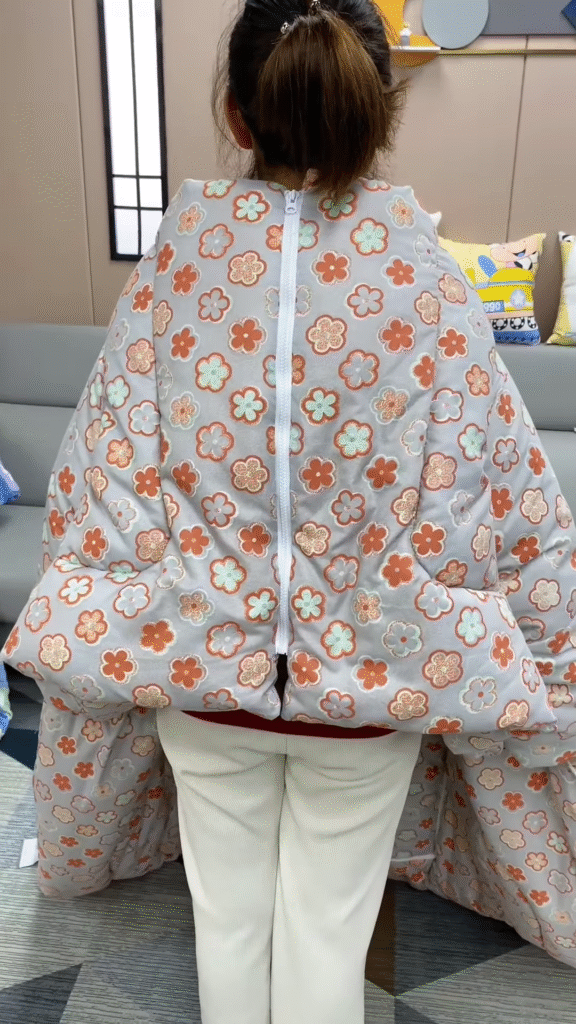 Cozy Wearable Blanket Quilt – Snuggle, Lounge, and Nap in Cloud‑Soft Comfort 💤🧸 - Photo 3