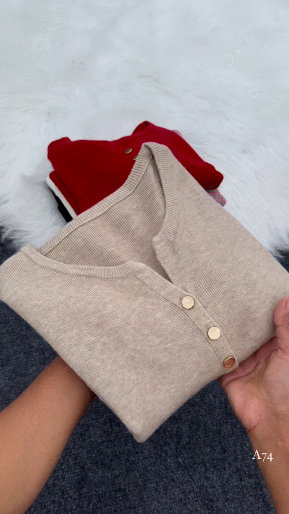 Classic Button Knit Cardigan – Timeless, Soft, and Effortlessly Versatile ✨🧶 - Photo 1