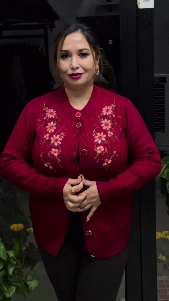 Embroidered Floral Cardigan – Elegant Warmth with Everyday Comfort 🌸🧥 - Photo 4