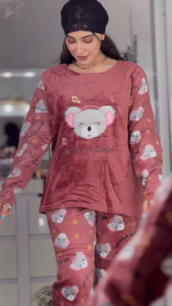 Plush Fleece Winter Pyjama Set – Ultra‑Soft, Cute Prints, All‑Night Coziness 💤� - Photo 2
