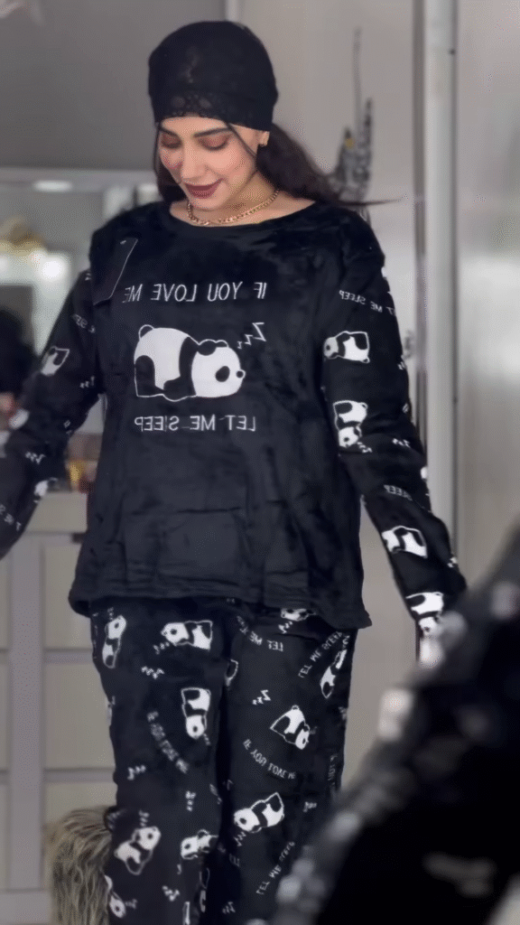 Plush Fleece Winter Pyjama Set – Ultra‑Soft, Cute Prints, All‑Night Coziness 💤� - Photo 4