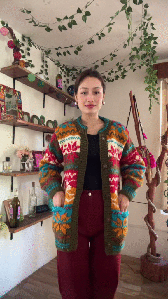 Multicolor Knitted Cardigan & Jogger Set 🎨 Boho-Chic Comfortwear - Photo 3
