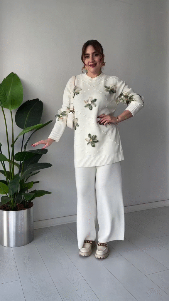 3D Floral Appliqué Knit Co-ord Set 🌸 Available in Green & White - Photo 2