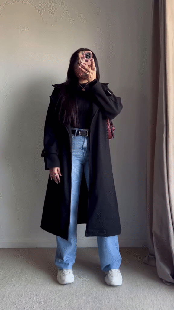 Long Black Coat Look 🖤 with Light Blue Jeans & White Sneakers – Street-Ready Layering - Photo 2