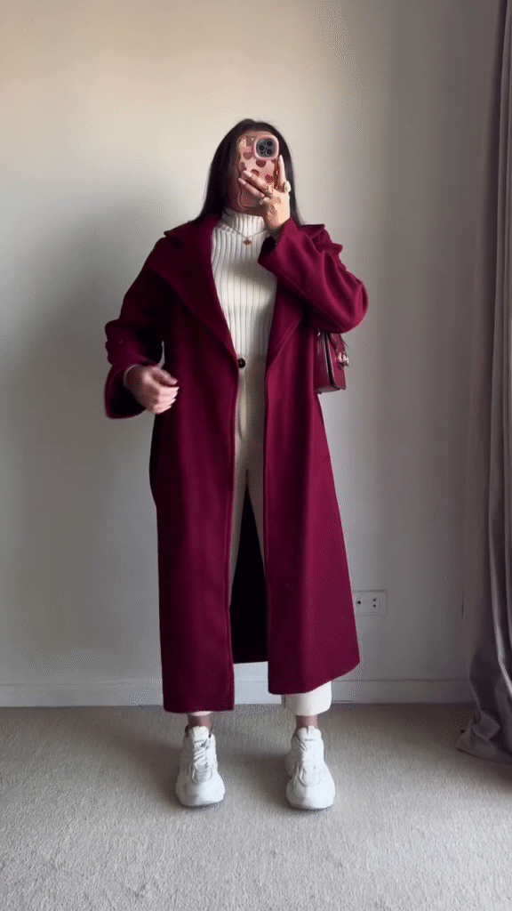 Long Black Coat Look 🖤 with Light Blue Jeans & White Sneakers – Street-Ready Layering - Photo 1