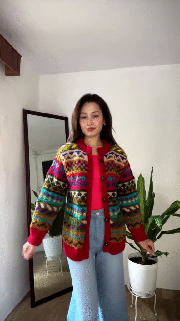 Multicolor Patterned Knit Cardigan 🧥🌈 – Styled Over Red Top & Light Blue Jeans - Photo 2