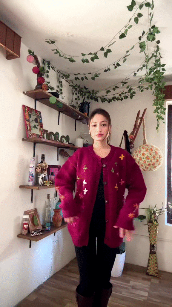 Floral Embroidered Knit Cardigan 🌿🧥 – Dark Green Layer Styled with Black Pants & Brown Boots - Photo 4