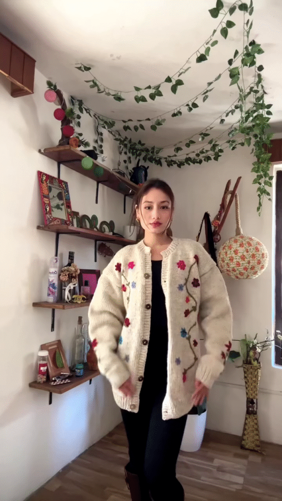 Floral Embroidered Knit Cardigan 🌿🧥 – Dark Green Layer Styled with Black Pants & Brown Boots - Photo 1