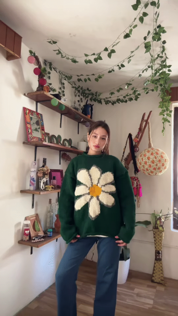 Green Floral Knit Sweater 🌼🧥 – Oversized White Flower Design Styled with Blue Jeans - Photo 1