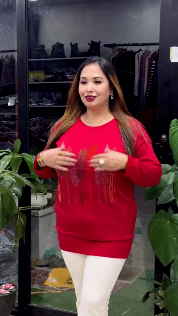 Feather-Embroidered Knit Sweaters 🪶🧥 – Black, Navy & Red Variants with Colorful Vertical Motifs - Photo 3