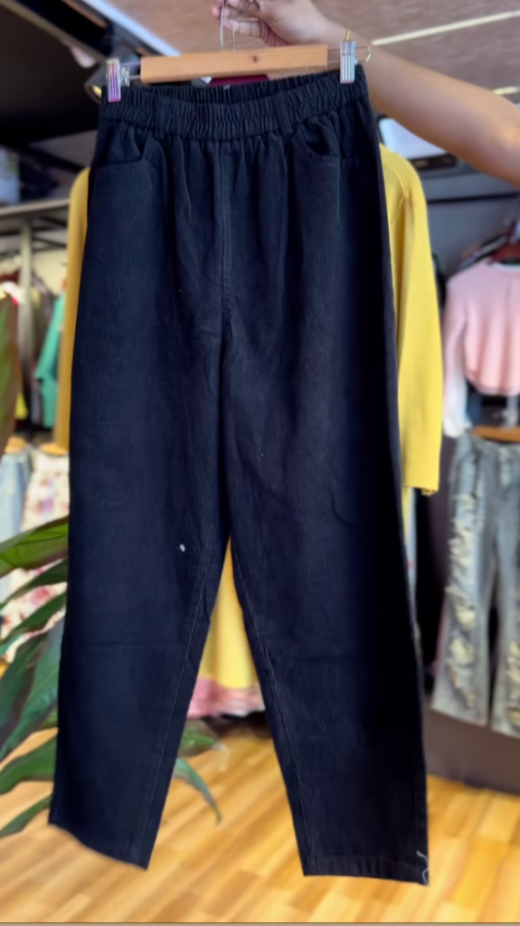 Mustard Yellow Polo Neck Floral Top with Black Pants – Casual Chic Two-Piece Set for Everyday Elegance - Photo 2