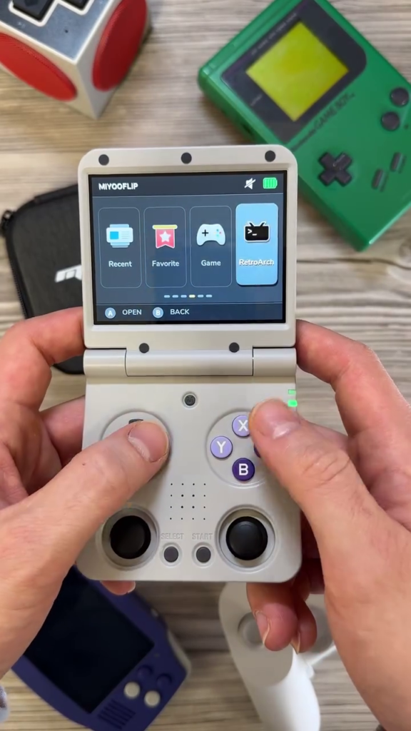 Foldable Retro Handheld Gaming Console – Portable Emulator Device with Classic Game Support - Photo 1