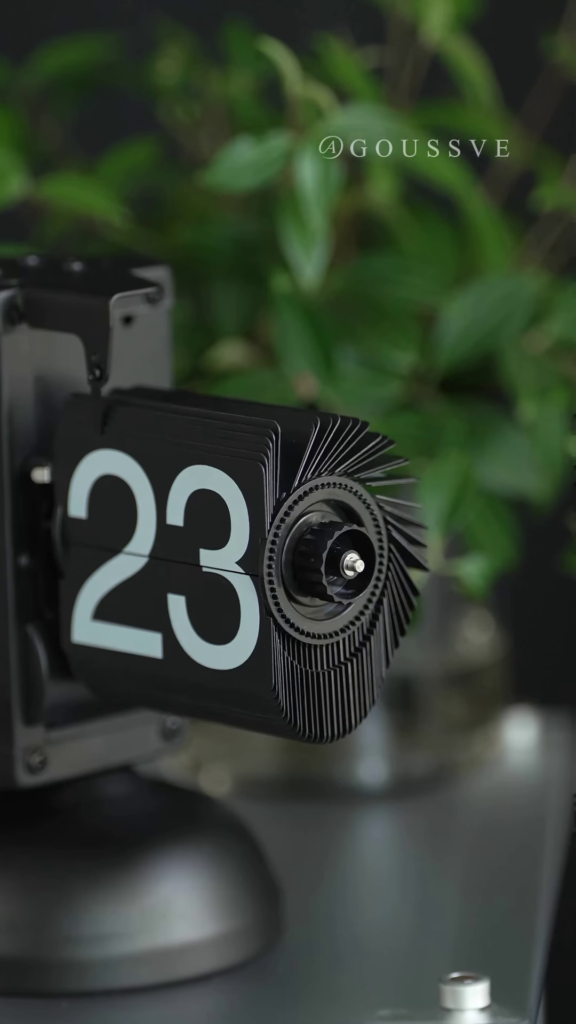 ⏰ Retro Flip Clock – Minimalist Style, Timeless Charm - Photo 2
