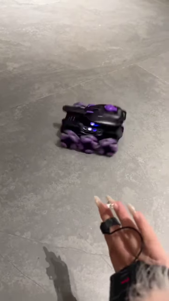 🤖 Gesture-Controlled RC Stunt Car – Drive with a Wave! 🖐⚡️ - Photo 1