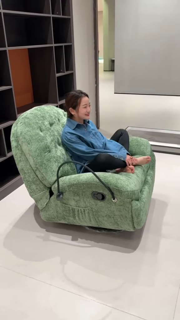 Comfortable Electric Power Lift Recliner Chair - Plush Fabric for Elderly and Mobility Assistance - Photo 2