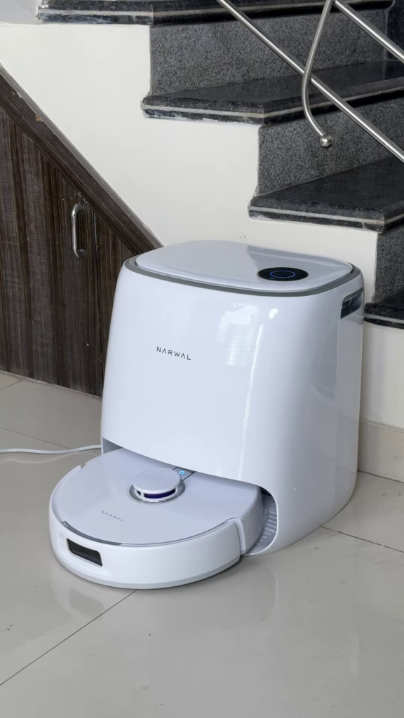 Smart Self-Emptying Robot Vacuum and Mop with Automatic Mop Washing - Photo 4