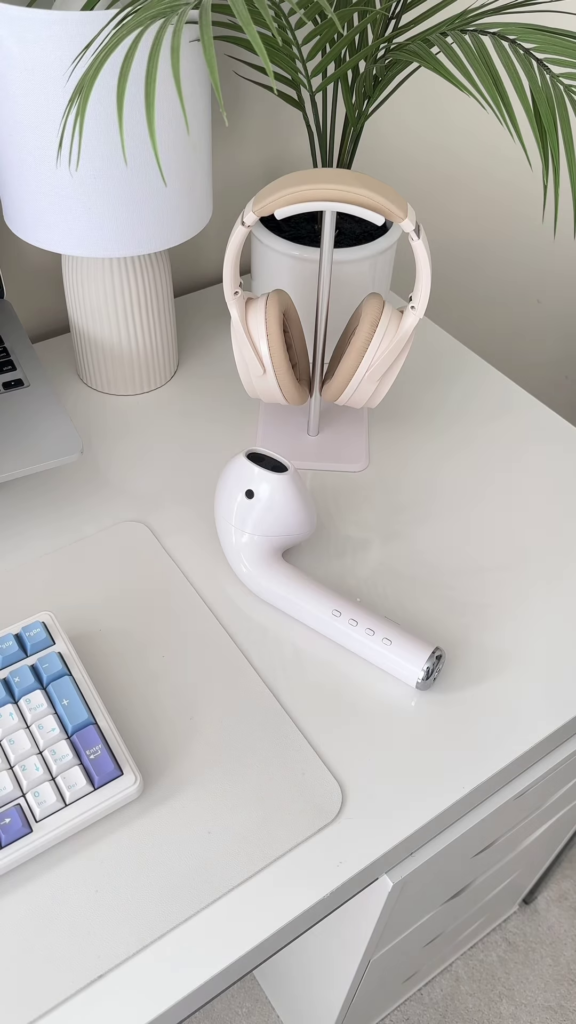 Oversized Single Earbud Style Bluetooth Speaker - Novelty Wireless Audio Device - Photo 2