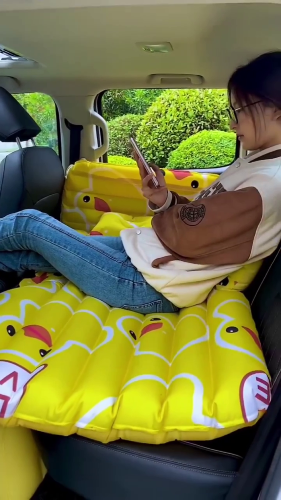 Inflatable Car Mattress with Cute Duck Design – Portable Backseat Bed for Road Trips and Camping - Photo 2
