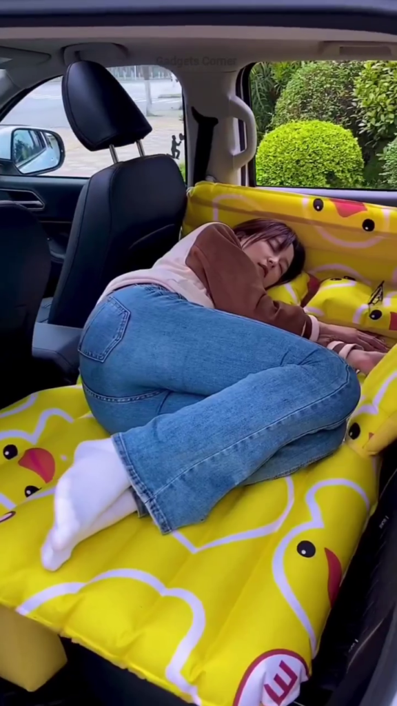 Inflatable Car Mattress with Cute Duck Design – Portable Backseat Bed for Road Trips and Camping - Photo 1