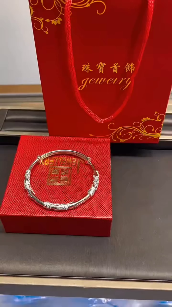 Elegant Sterling Silver Open Bangle Bracelet with Intricate Floral and Scroll Engravings - Photo 2