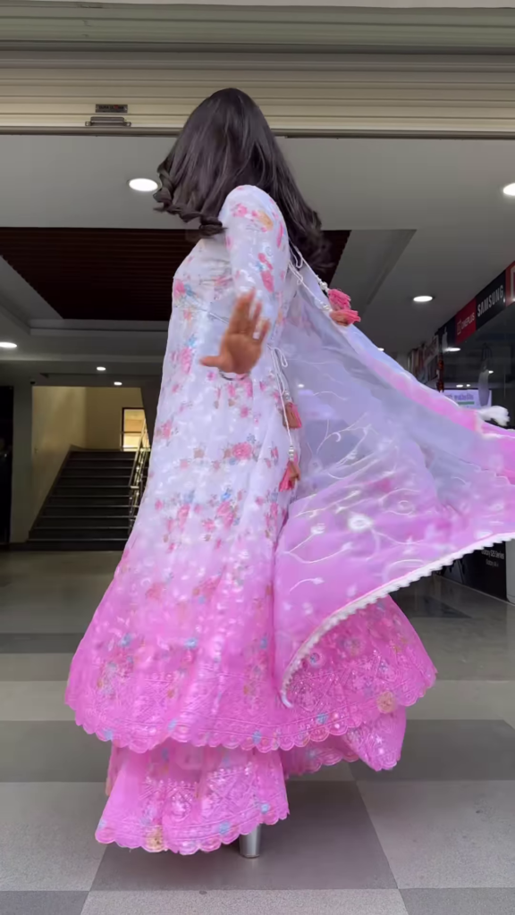 Elegant Women's Floral Print Anarkali Suit Set with Ombre Effect and Dupatta - Photo 2