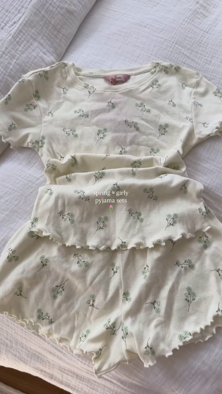Soft Floral Print Women's Short Pajama Set with Ruffle Hem Details