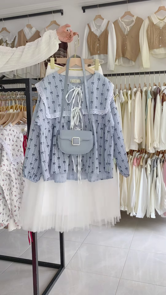 Charming Women's Embroidered Blouse and Layered Tulle Skirt Outfit with Crossbody Bag - Photo 6