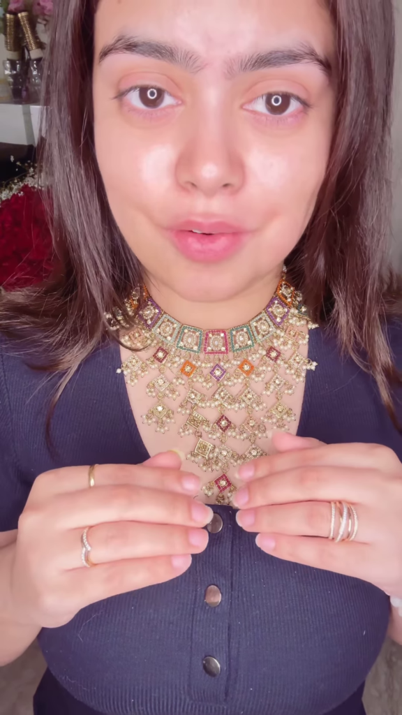 Stunning Kundan Necklace Set with Intricate Gemstone Detailing and Pearl Drops - Photo 1