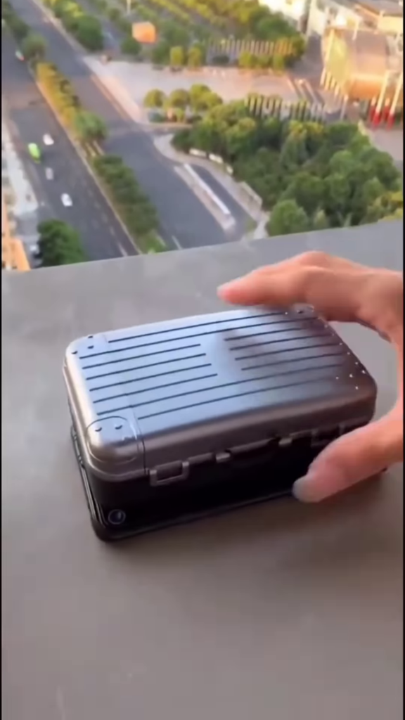 Mini Foldable Drone with Camera Controlled by Smartphone - Portable and Easy to Use - Photo 2