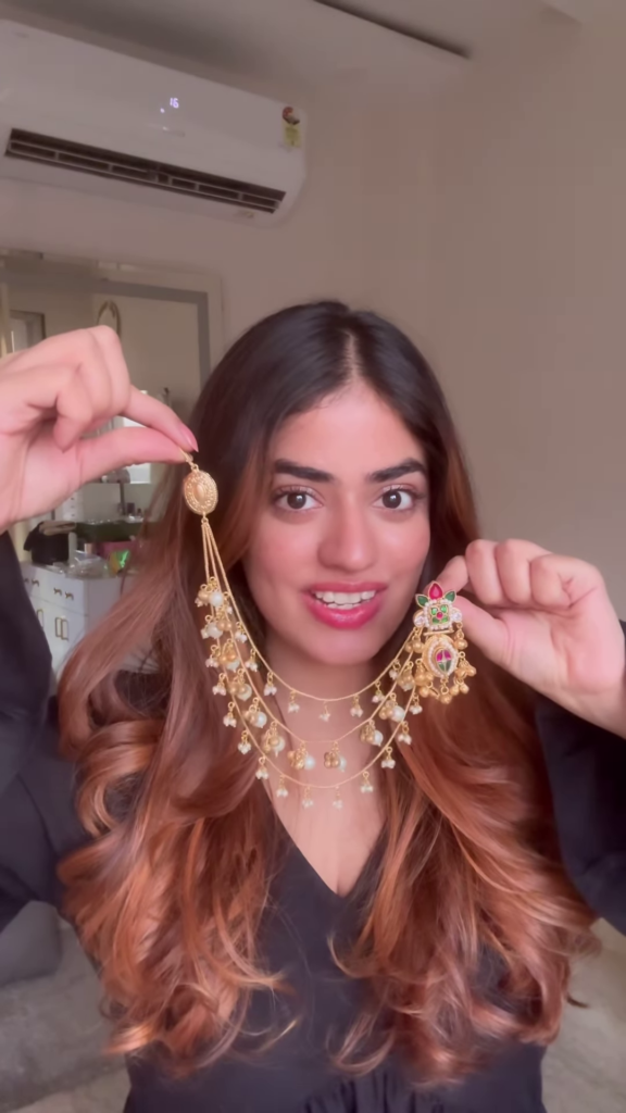 Elegant Gold-Toned Ear Chain (Kaan Chain/Mattal) with Kundan and Pearl Drops - Photo 3