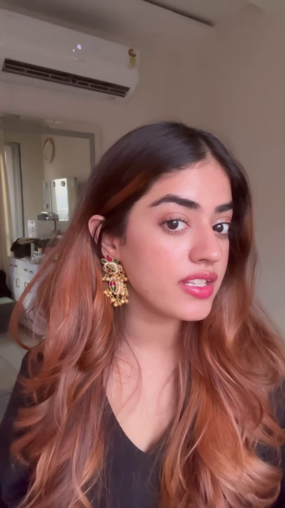 Elegant Gold-Toned Ear Chain (Kaan Chain/Mattal) with Kundan and Pearl Drops - Photo 2