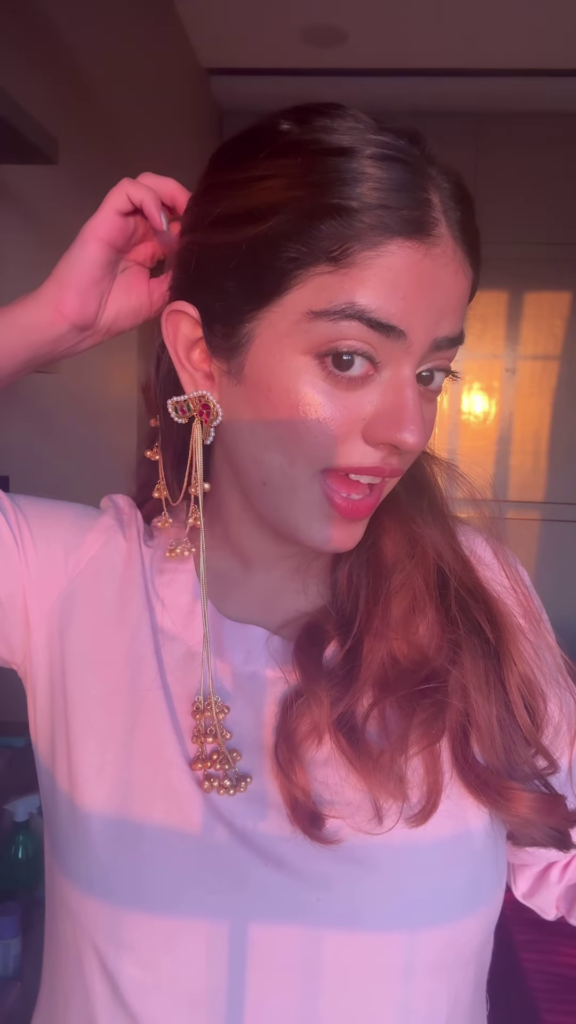 Elegant Gold-Toned Ear Chains (Kaan Chains/Mattals) with Gemstones and Jhumka Details - Photo 5