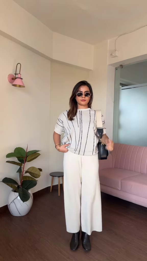 Chic Knit Co-ord Set with Vertical Stripe Detail and Wide-Leg Pants - Photo 4
