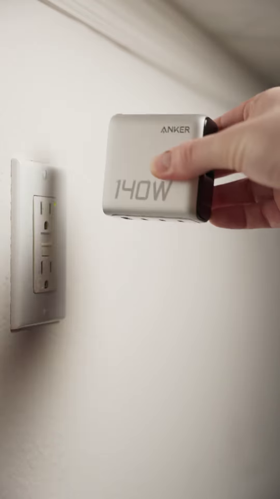 Compact Smart Power Meter with Digital Display for Energy Monitoring - Photo 4