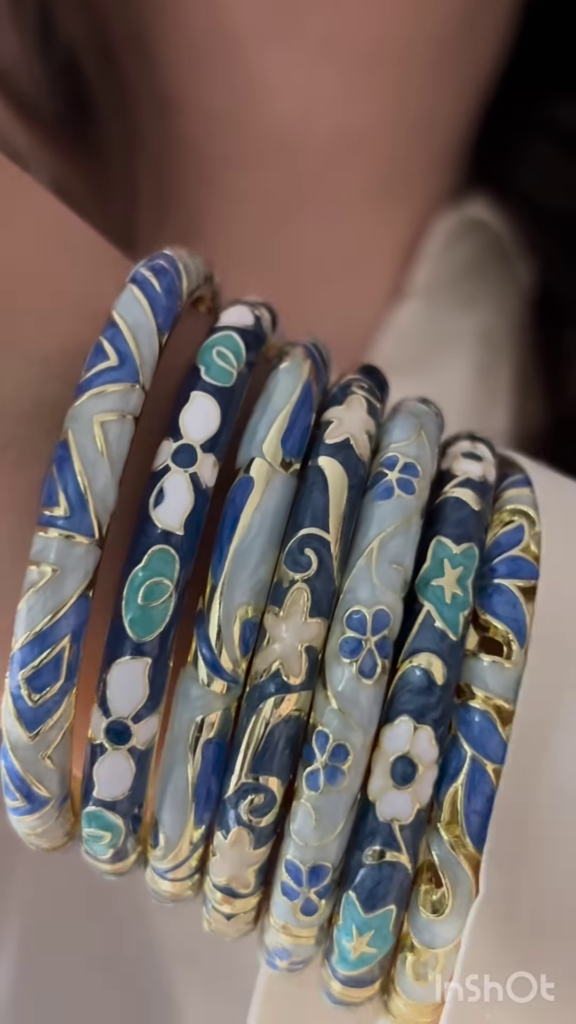 Set of Six Vintage-Inspired Enamel Bangles with Floral and Geometric Designs - Photo 3