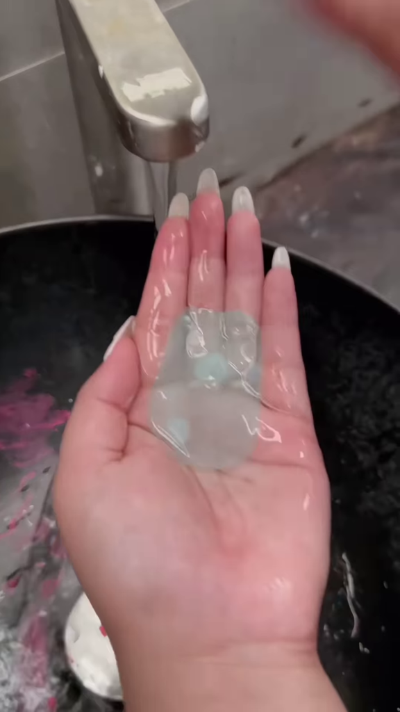 Convenient Disposable Paper Soap Sheets for Travel and On-the-Go Handwashing - Photo 5