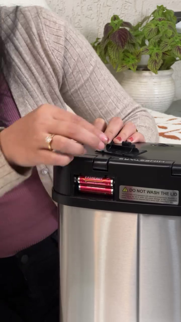 Automatic Touchless Sensor Trash Can for Hygienic Waste Disposal - Photo 2