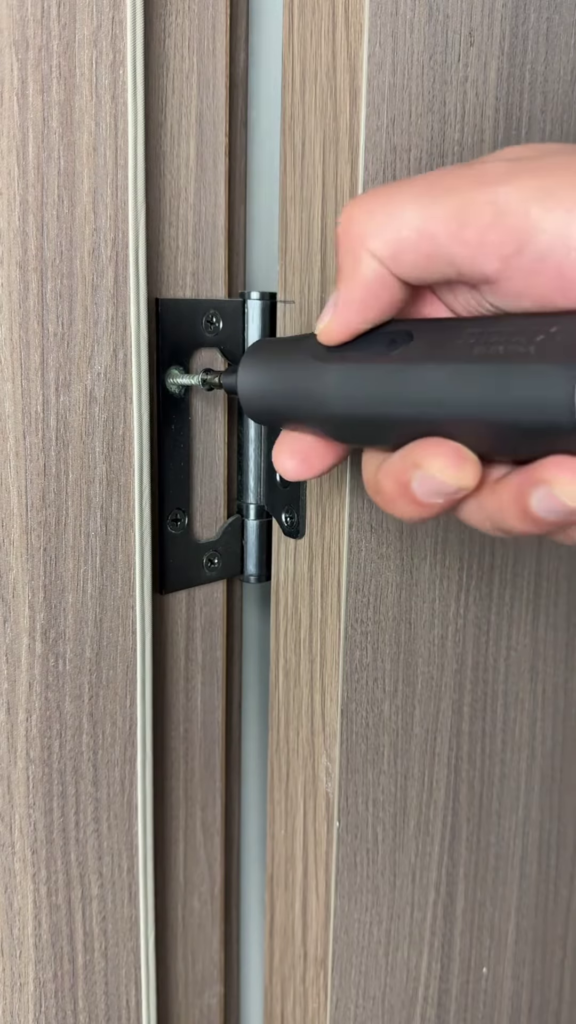 Compact Rechargeable Electric Screwdriver Set for DIY and Home Repair - Photo 6