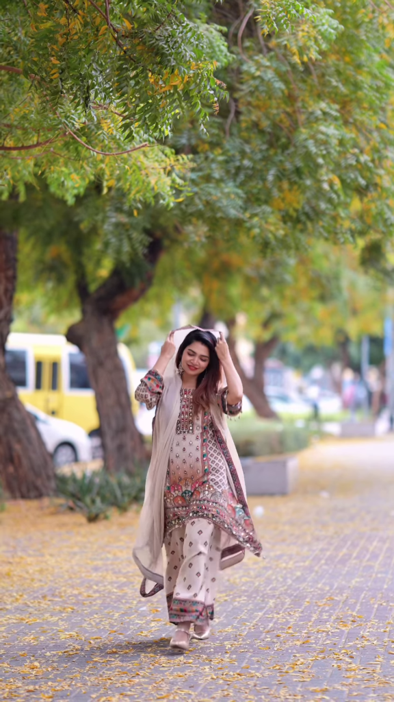 Elegant Printed Kurti with Mirror Embellishments and Coordinating Palazzo Pants - Photo 3