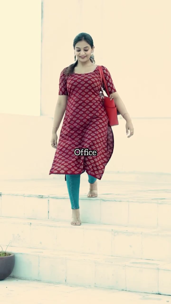 Stylish Sleeveless Printed Kurti with Coordinating Leggings - Photo 4