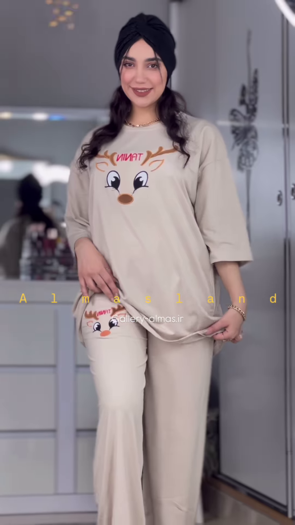Cozy Reindeer Graphic Pajama Set with Long Sleeves and Pants - Photo 4