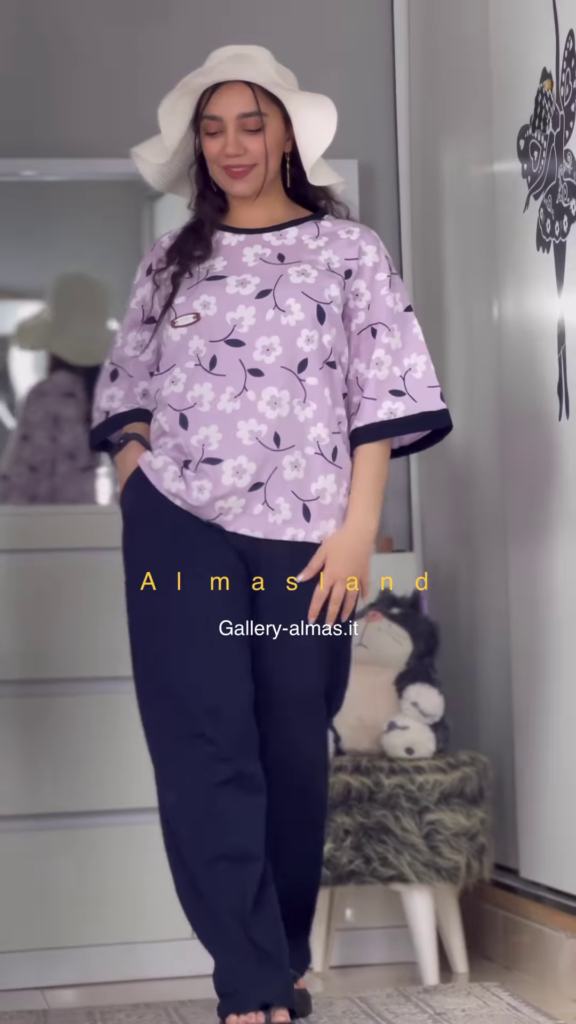 Floral Print Short-Sleeved Pajama Top with Solid Color Pants - Photo 1