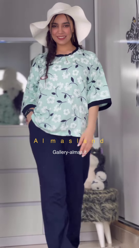 Floral Print Short-Sleeved Pajama Top with Solid Color Pants - Photo 4