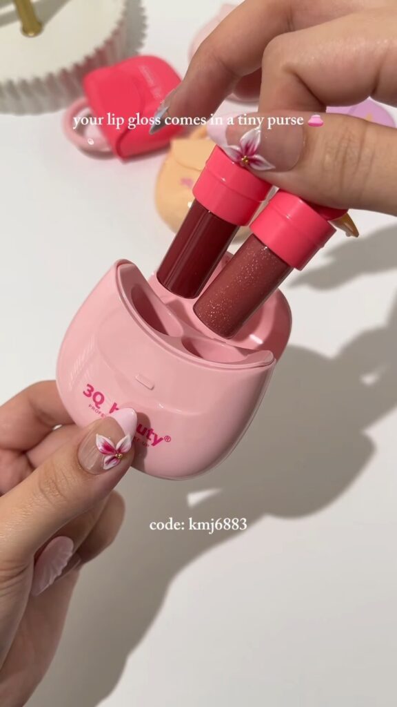3Q Beauty Petite Dual-Tone Lip Gloss Set in Miniature Purse Case – Available in Pink, Red, & Peach - Photo 2