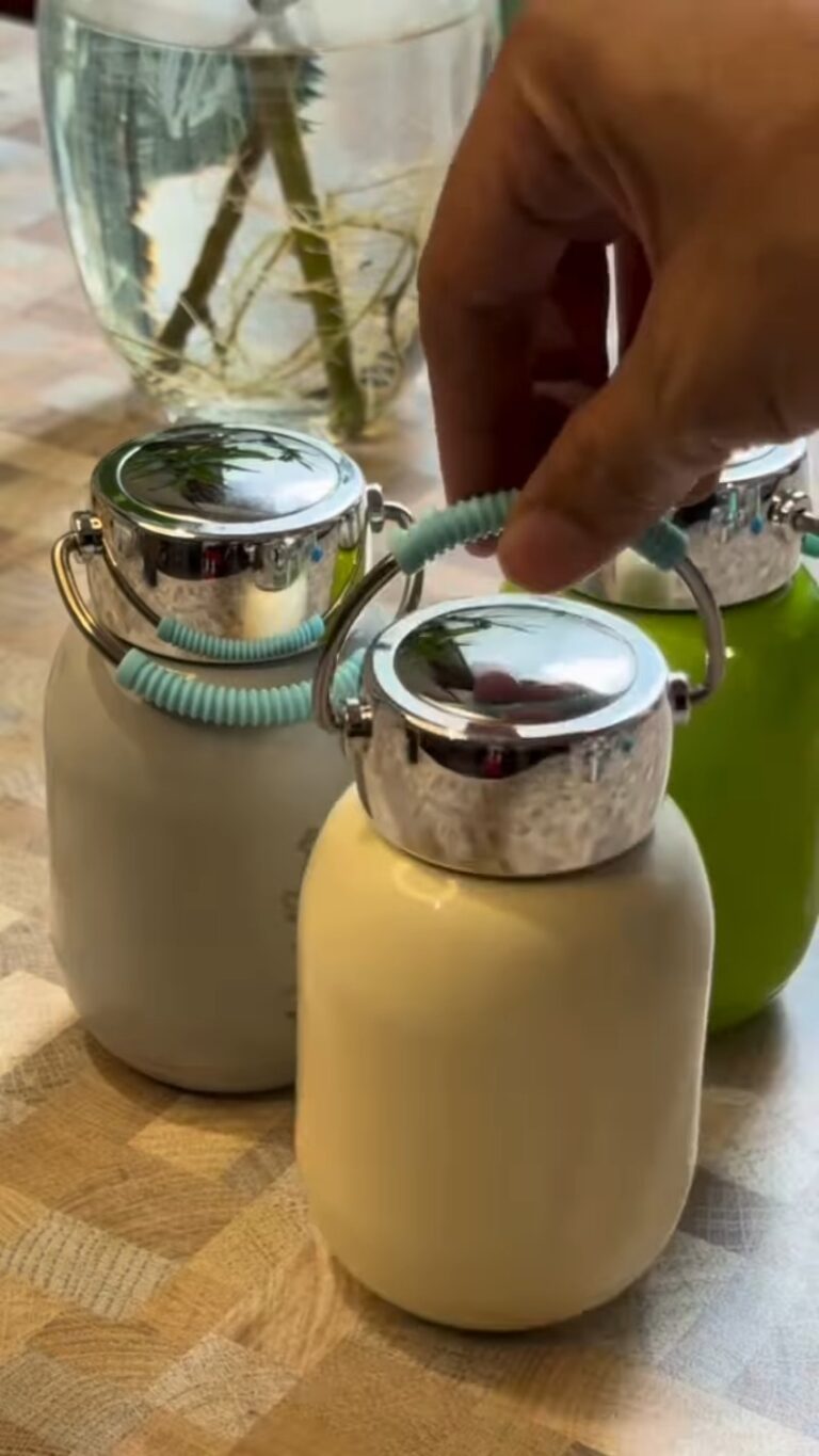 Minimalist Portable Ceramic Insulated Tumblers with Carry Handles – Available in Cream, Sage Green & White